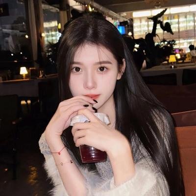 穿盔甲的少女